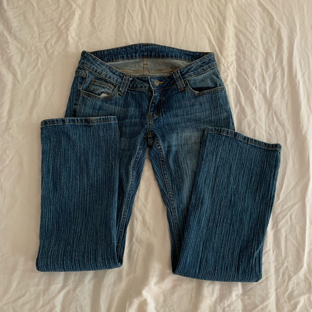 Low waisted jeans with slight flare
